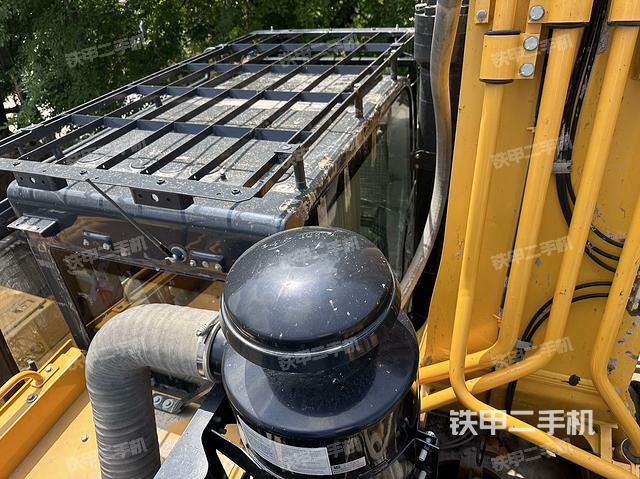 驾驶室顶部（整机外观）