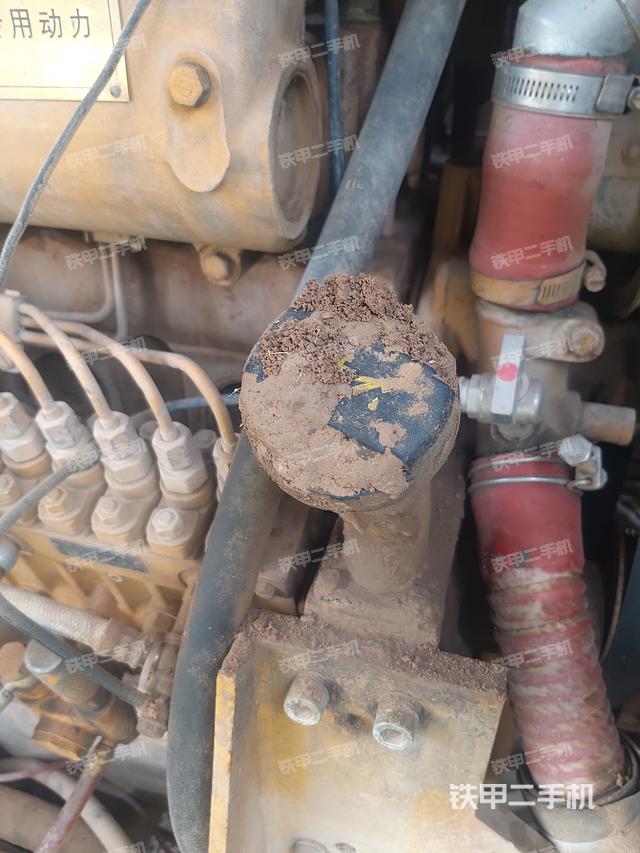 发动机左侧（整机外观及大件）