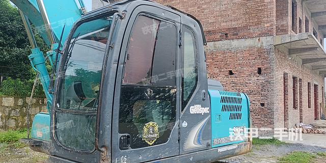 驾驶室整体（整机外观）