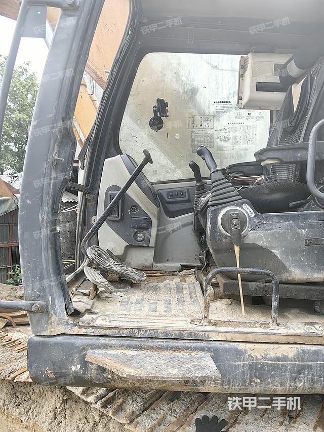 驾驶室整体（整机外观）