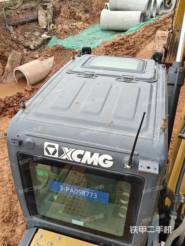 驾驶室顶部（整机外观）