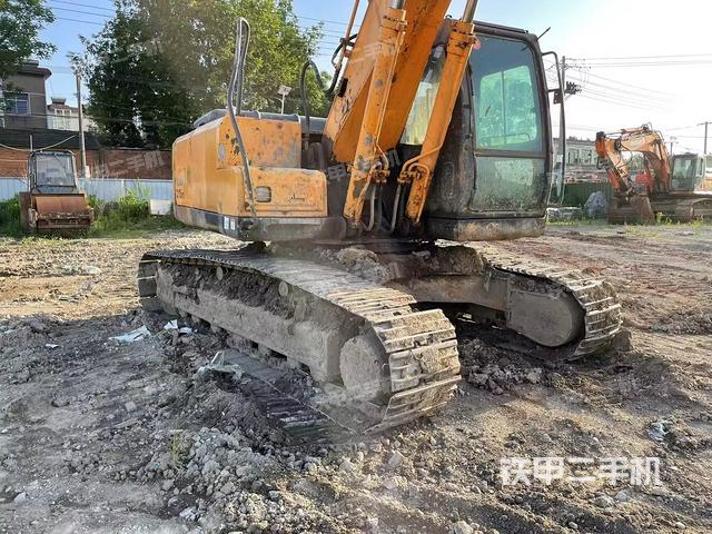 驾驶室整体（整机外观）