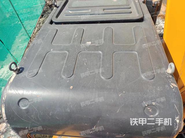 驾驶室顶部（整机外观）