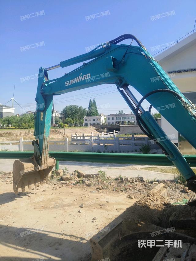 铲斗右后整体（工作和回转装置）