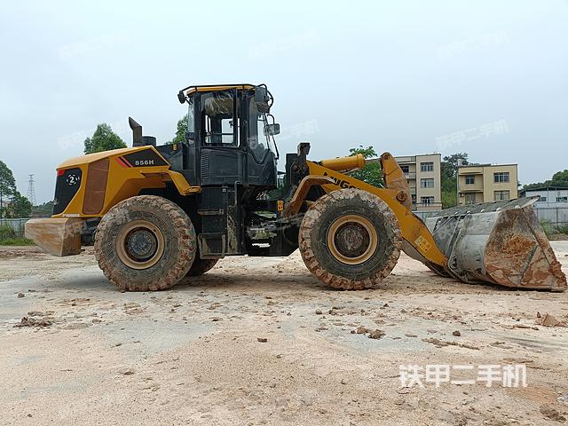 发动机左侧（整机外观及大件）