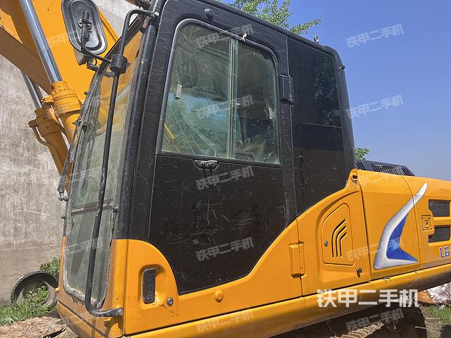 驾驶室整体（整机外观）