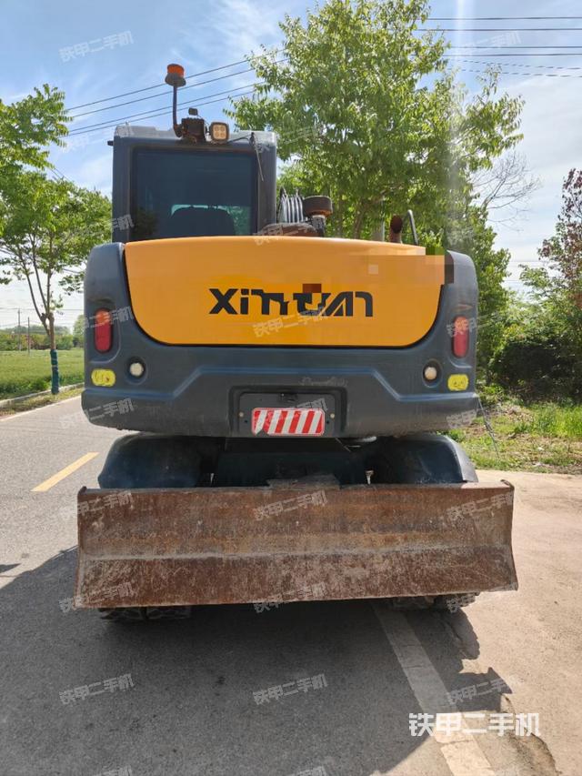 驾驶室顶部（整机外观）