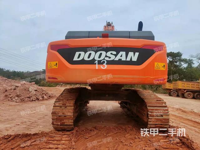 驾驶室顶部（整机外观）