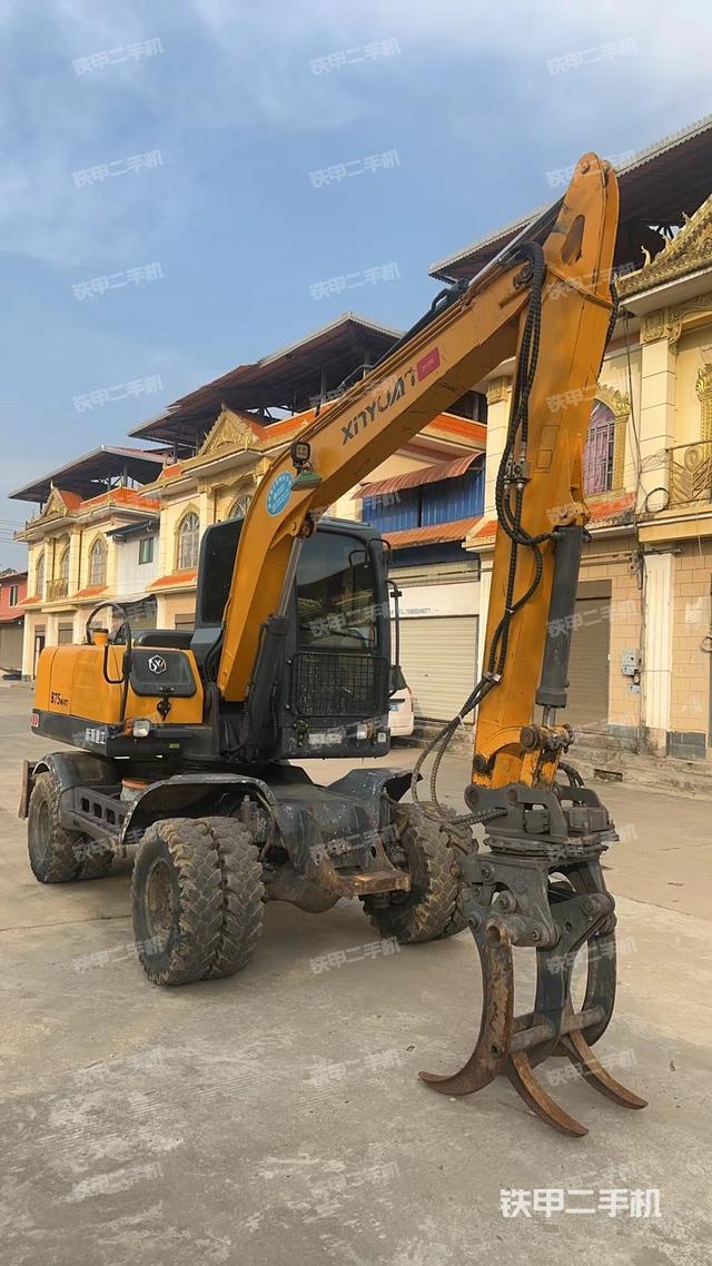 驾驶室顶部（整机外观）