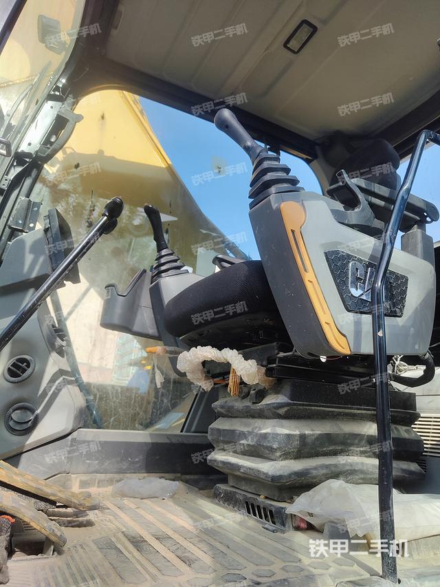 驾驶室整体（整机外观）