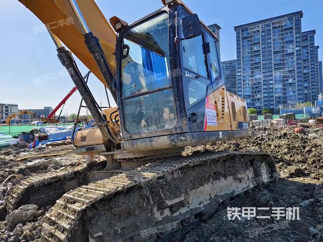 驾驶室整体（整机外观）