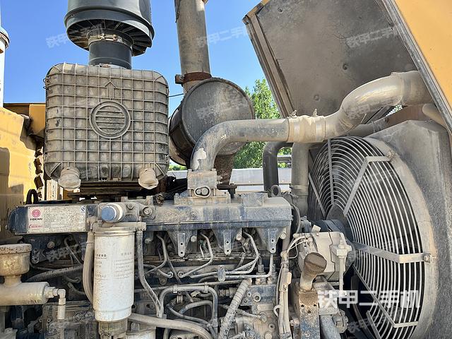 发动机左侧（整机外观及大件）