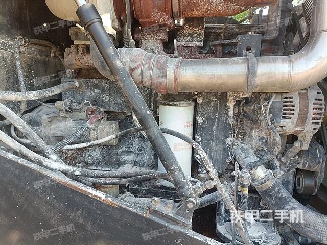 发动机右侧（整机外观及大件）