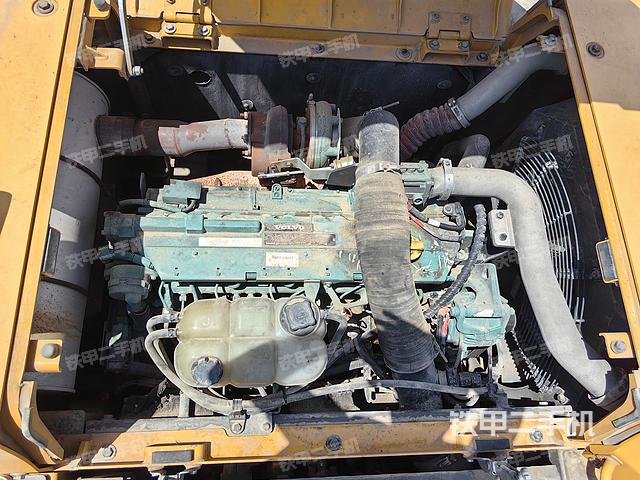 发动机整体俯视（整机外观）