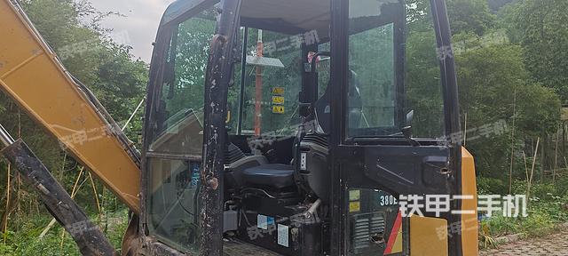 驾驶室整体（整机外观）