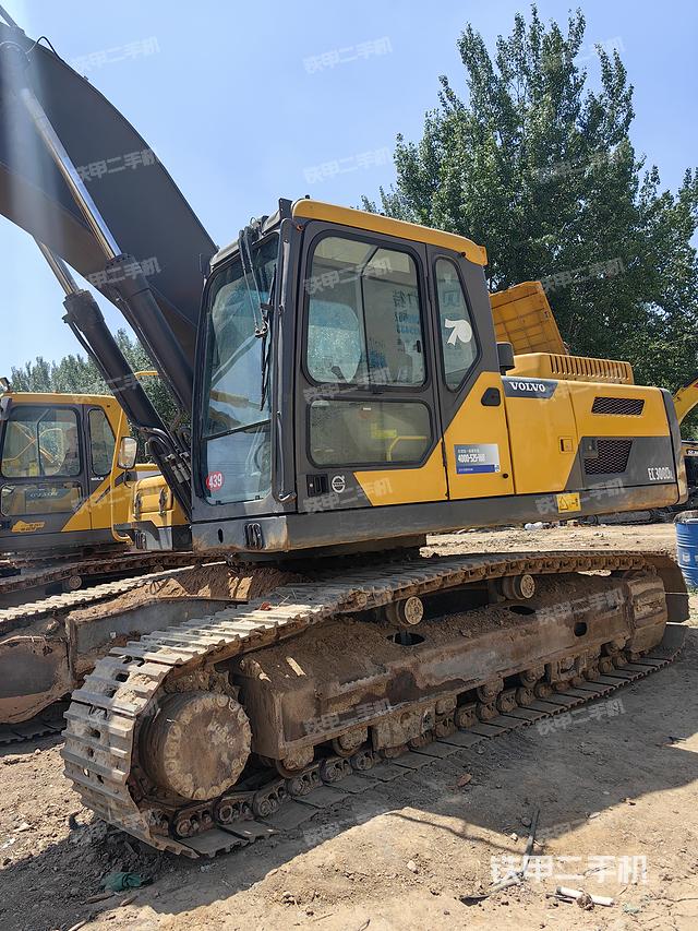 驾驶室整体（整机外观）