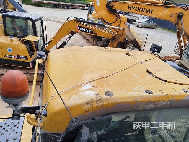 驾驶室顶部（整机外观）