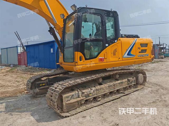 驾驶室整体（整机外观）