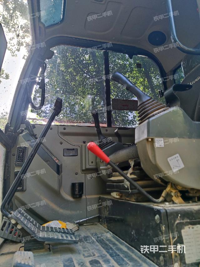 左后方玻璃角标（驾驶室部分）