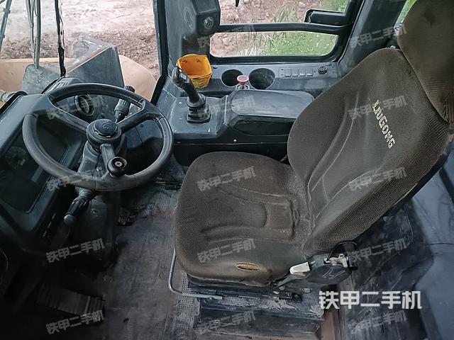 驾驶室操作台（整机外观及大件）