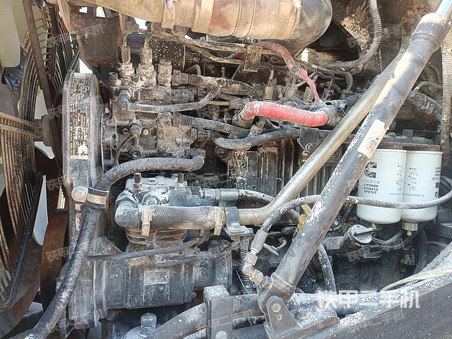 发动机左侧（整机外观及大件）