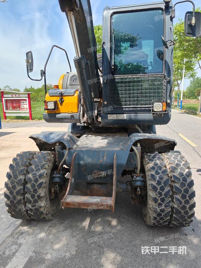 单侧履带整体（整机外观）