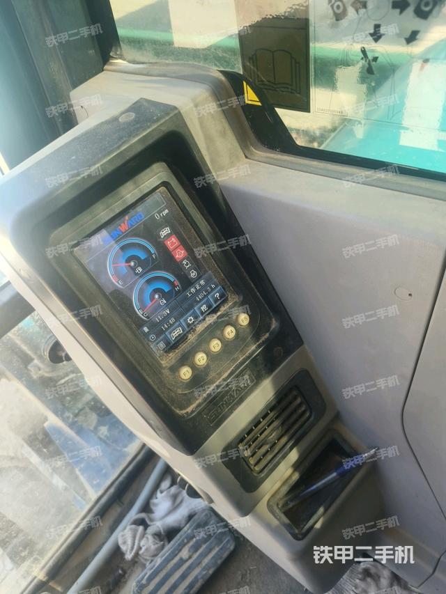 座椅左侧控制台/音响/含左手柄（驾驶室部分）