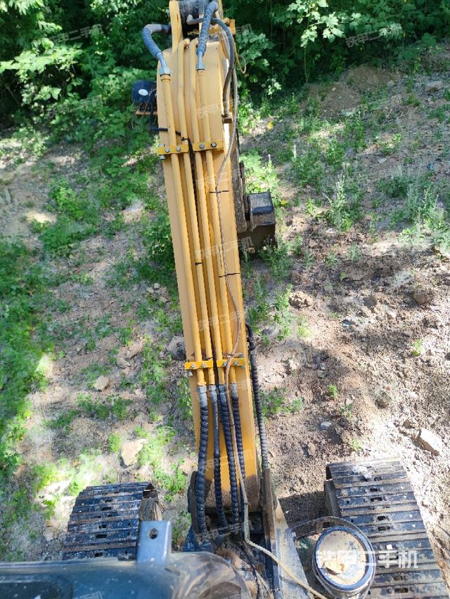 大臂背部俯视（工作和回转装置）