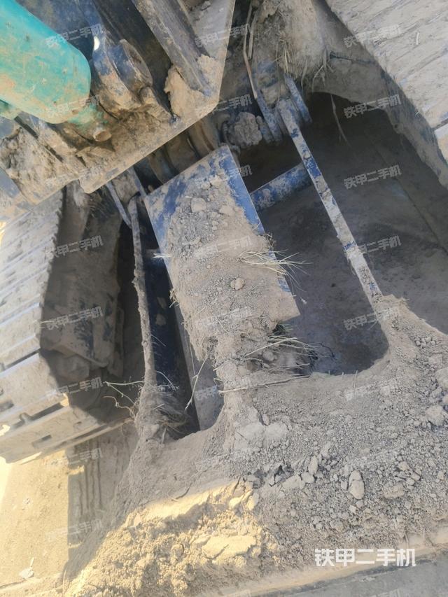 右驱动轮（行走机构）