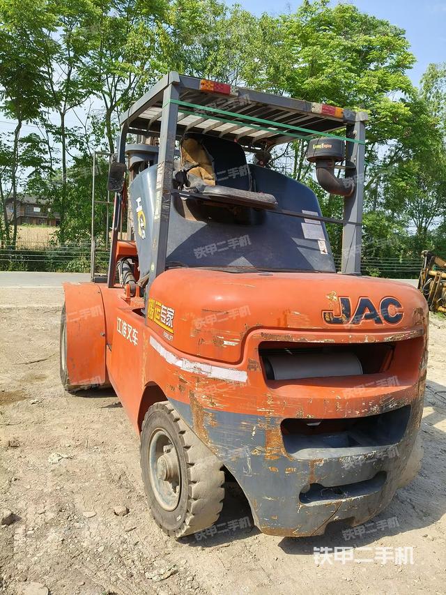 整机右后45°（设备外观及核心部件）