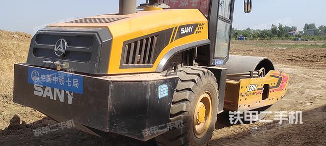 整机右后45°（设备外观及核心部件）