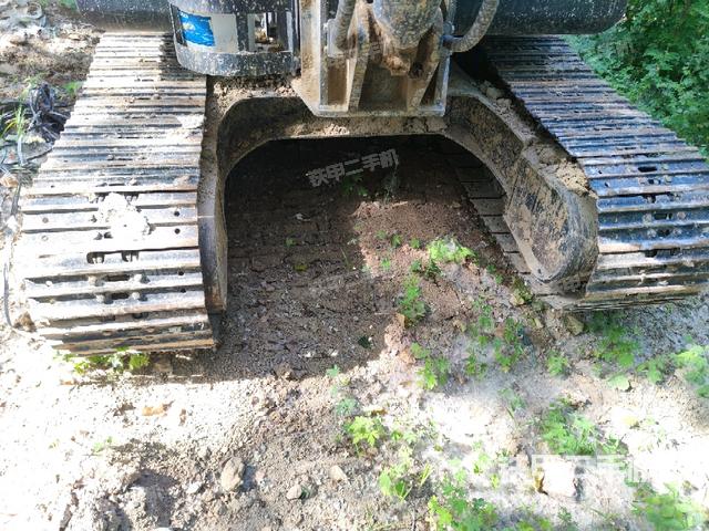 转盘和下车架正前（工作和回转装置）