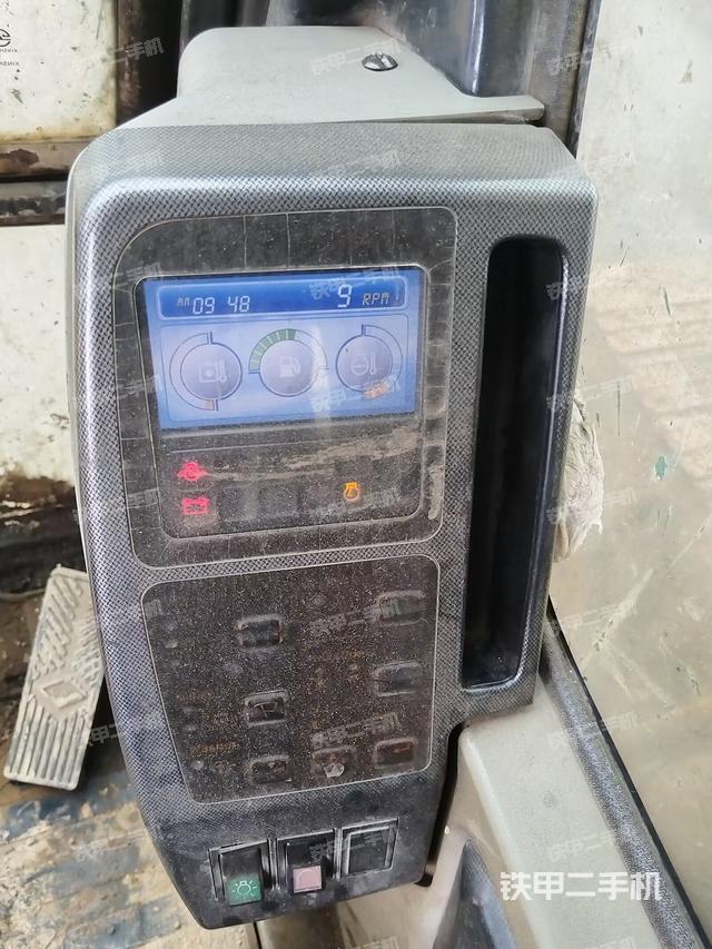 驾驶室整体（整机外观）