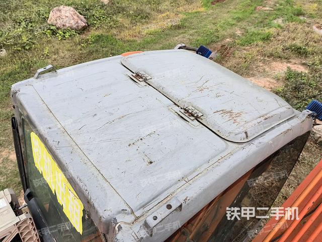 驾驶室顶部（整机外观）