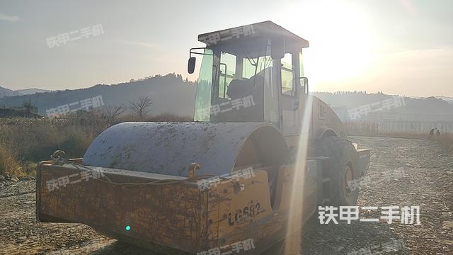 山东临工LGS822压路机