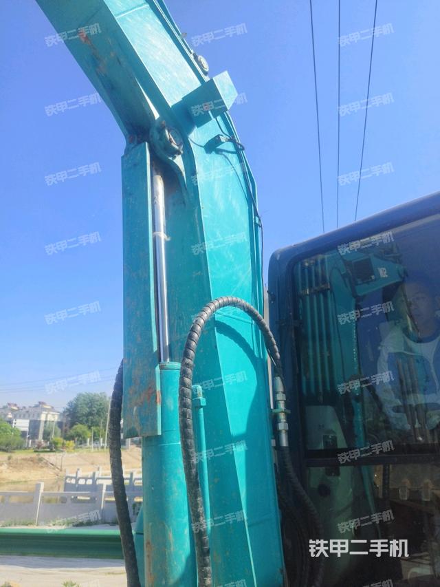 转盘和下车架正前（工作和回转装置）