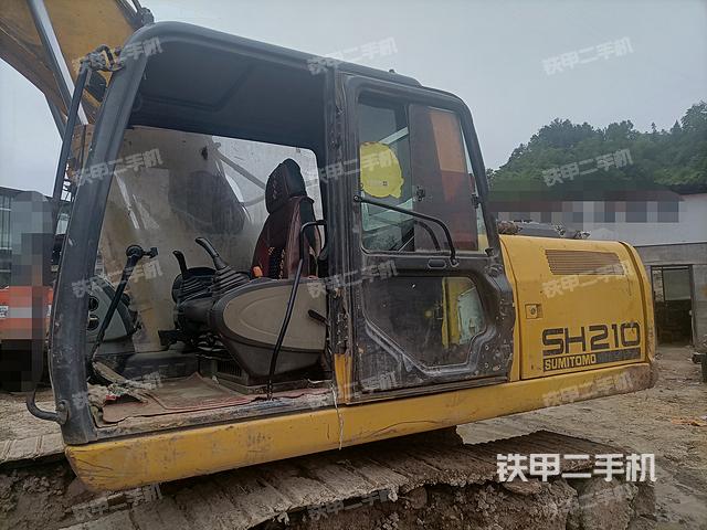 驾驶室整体（整机外观）