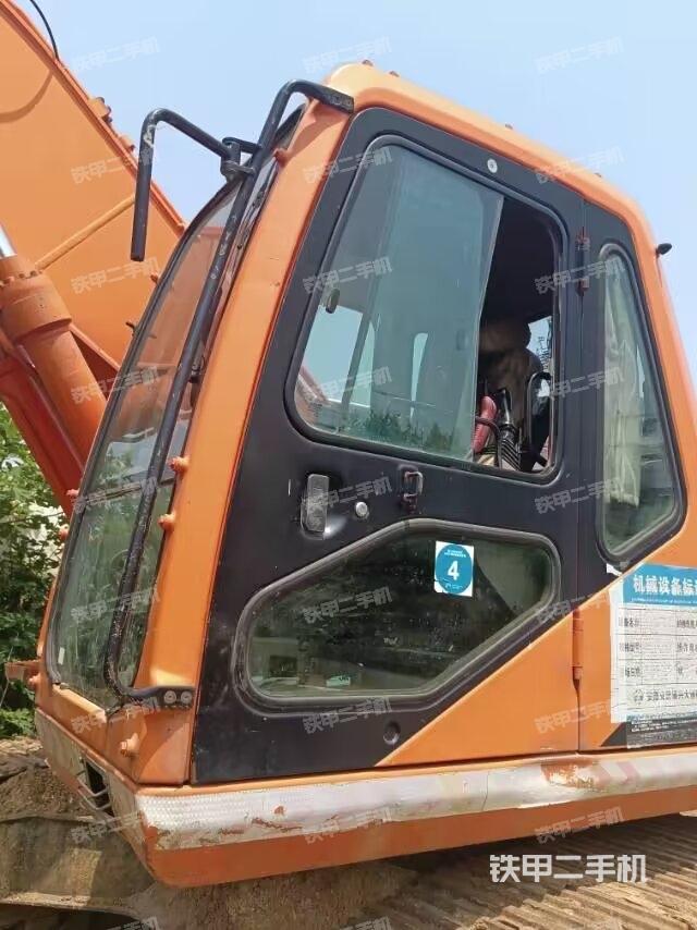 驾驶室整体（整机外观）