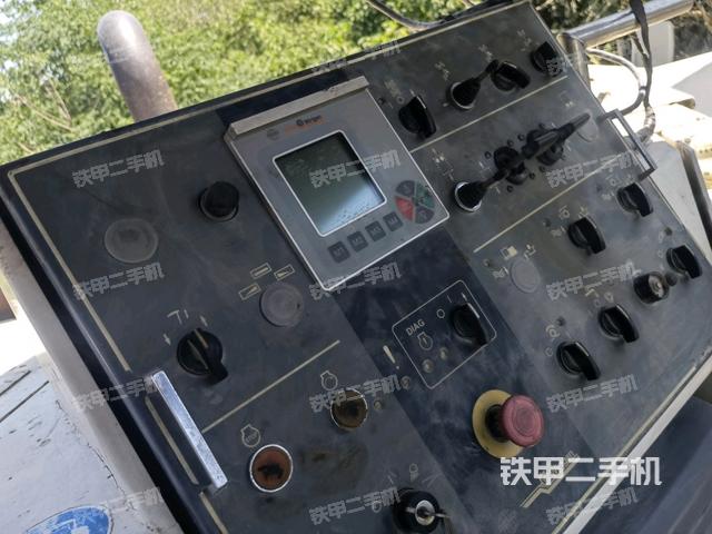 駕駛室內(nèi)部（駕駛室/操作室）