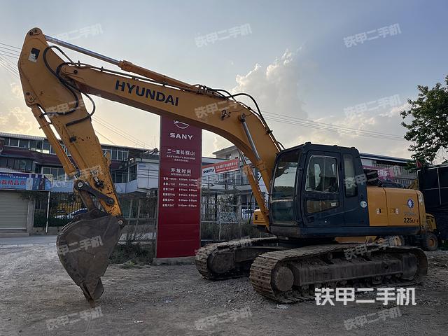 现代R225LC-7挖掘机