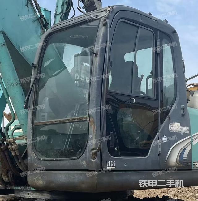 驾驶室整体（整机外观）