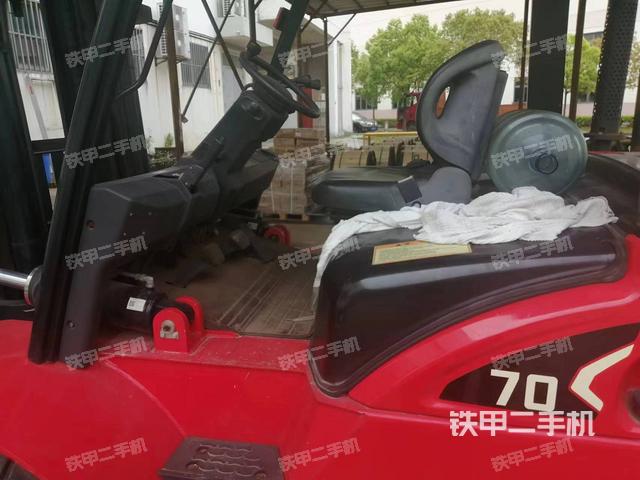 整机左侧（设备外观及核心部件）