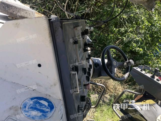 駕駛室正側(cè)（駕駛室/操作室）