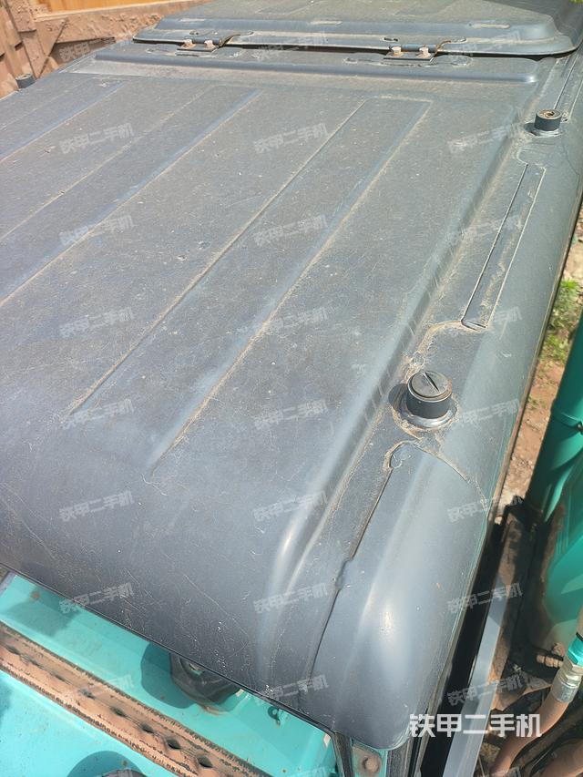 驾驶室顶部（整机外观）