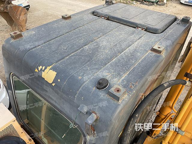 驾驶室顶部（整机外观）