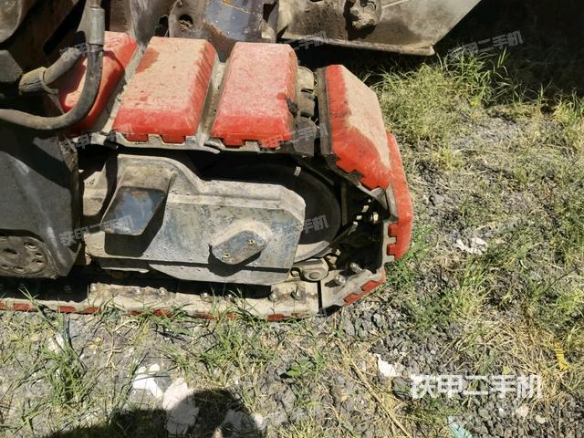 右引導(dǎo)輪/右前輪（行走機構(gòu)）