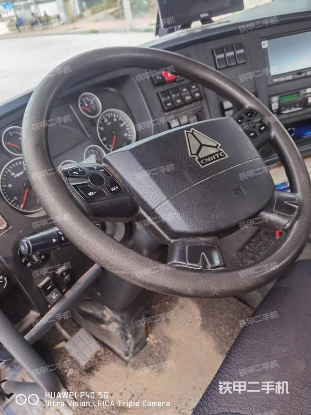 驾驶室操作台（设备外观及核心部件）