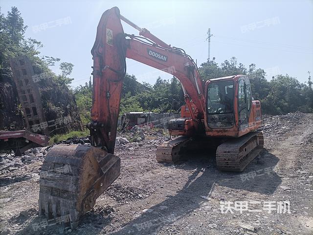 斗山DX150LC挖掘机