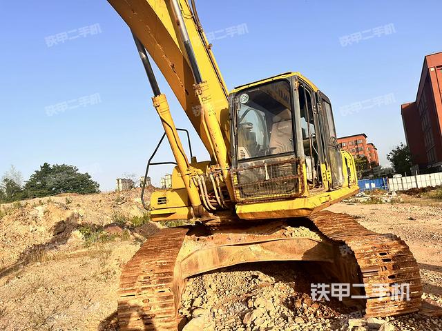 驾驶室顶部（整机外观）