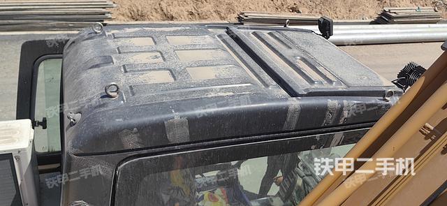 驾驶室顶部（整机外观）